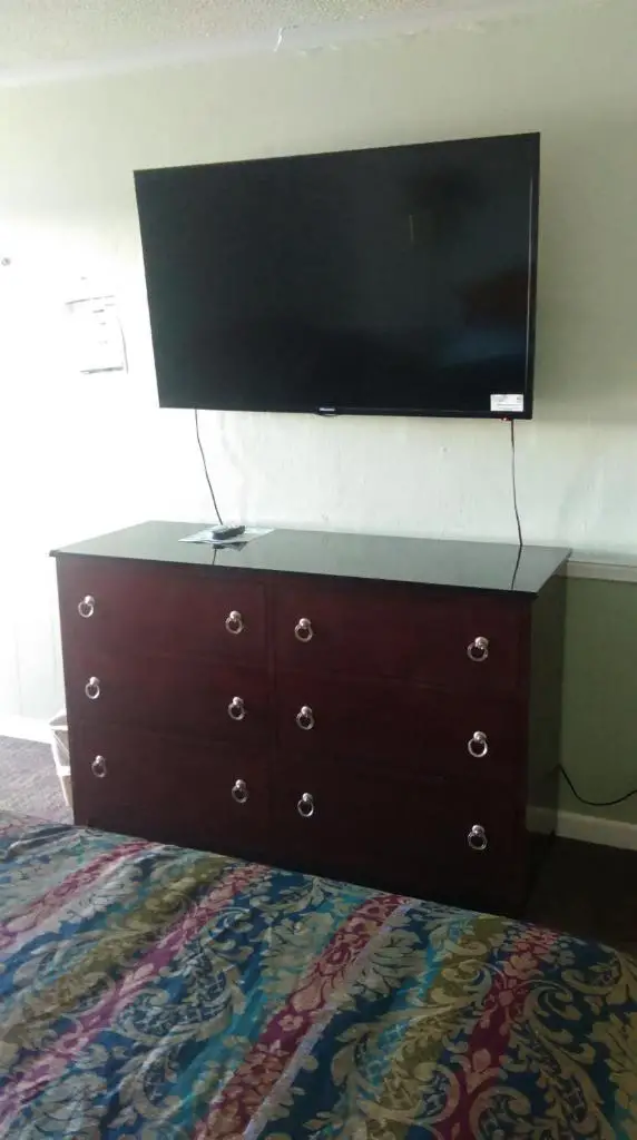 Aristocrat Motor Inn 8