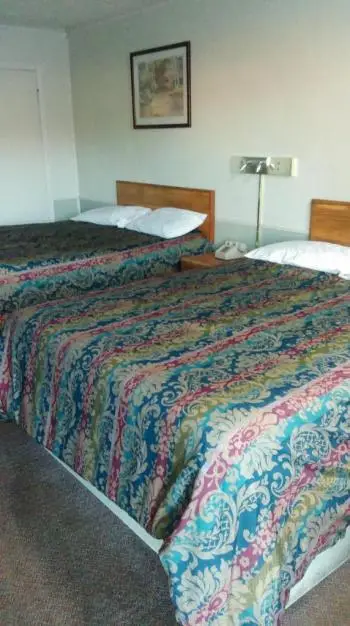 Aristocrat Motor Inn 9